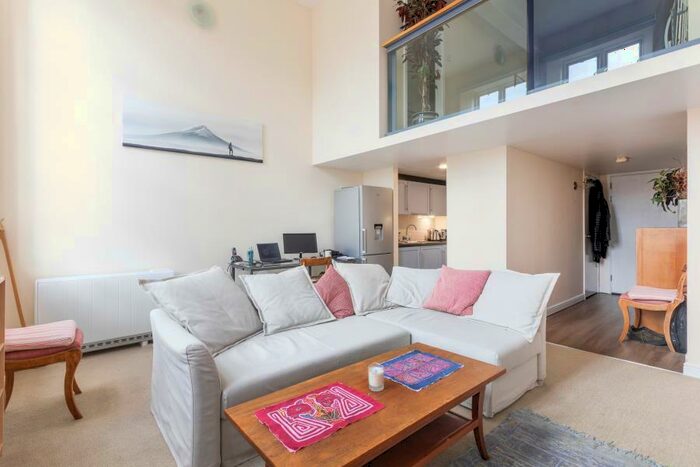 1 Bedroom Flat To Rent In St. Gabriels Manor, SE5