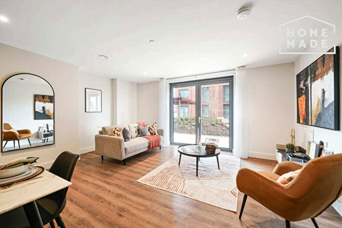 3 Bedroom Apartment To Rent In One Maidenhead, SL6