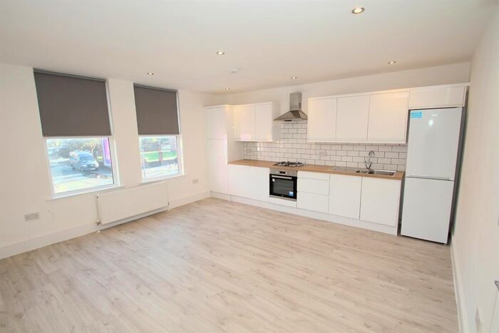 2 Bedroom Flat To Rent In Chester Road, Stretford, M32