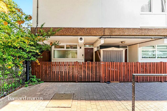 1 Bedroom Apartment For Sale In John Parker Square, London, SW11