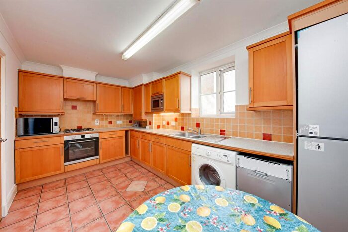 2 Bedroom Apartment To Rent In Regents Gate House, Horseferry Road, E14