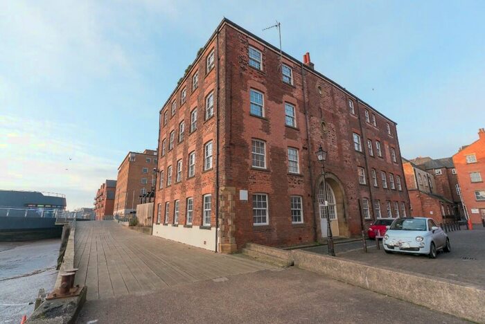 1 Bedroom Block Of Apartments To Rent In High Street, Hull, East Riding Of Yorkshire, HU1