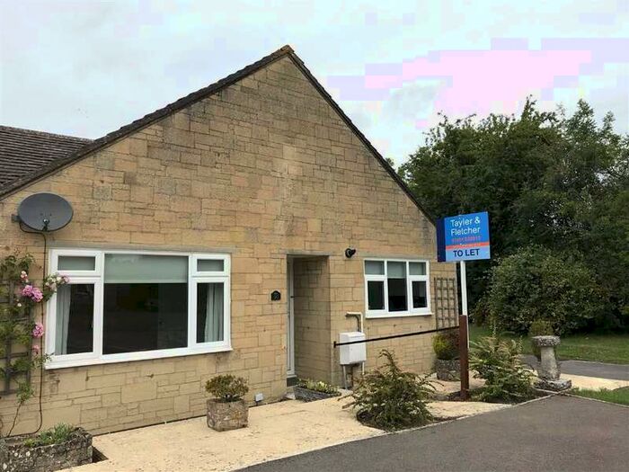 3 Bedroom Semi Detached Bungalow To Rent In Roman Way, Bourtononthe