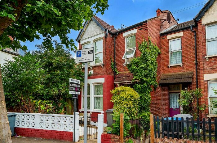 2 Bedroom Flat To Rent In Deacon Road, London, NW2