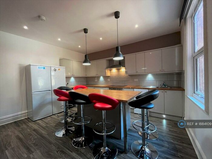 7 Bedroom Terraced House To Rent In Brudenell Mount, Leeds, LS6