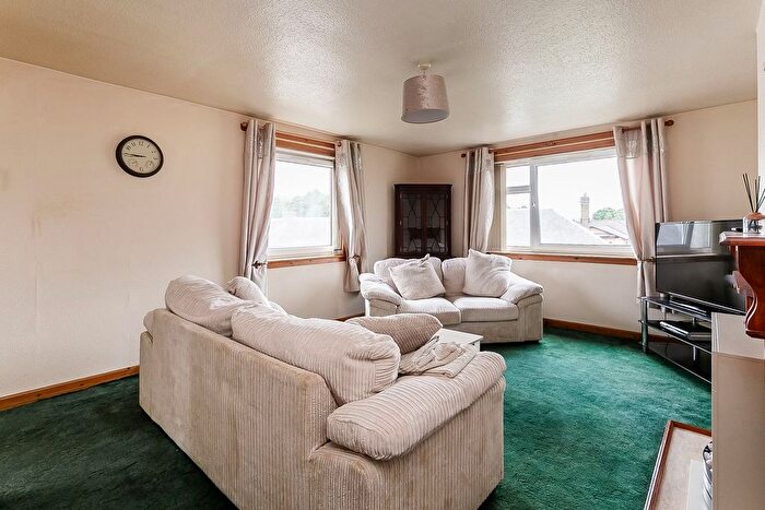 2 Bedroom Flat For Sale In Edgefield Road, Loanhead, EH20
