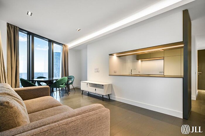 2 Bedroom Flat To Rent In Amory Tower, London, E14