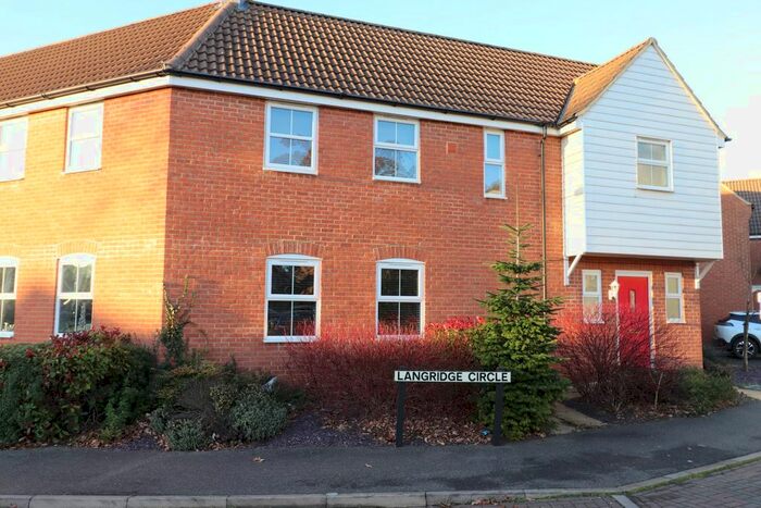 3 Bedroom Semi-Detached House To Rent In Langridge Circle, Watlington PE33