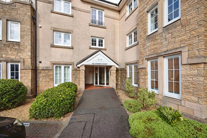 3 Bedroom Flat To Rent In Blenheim Court, Stirling, FK9