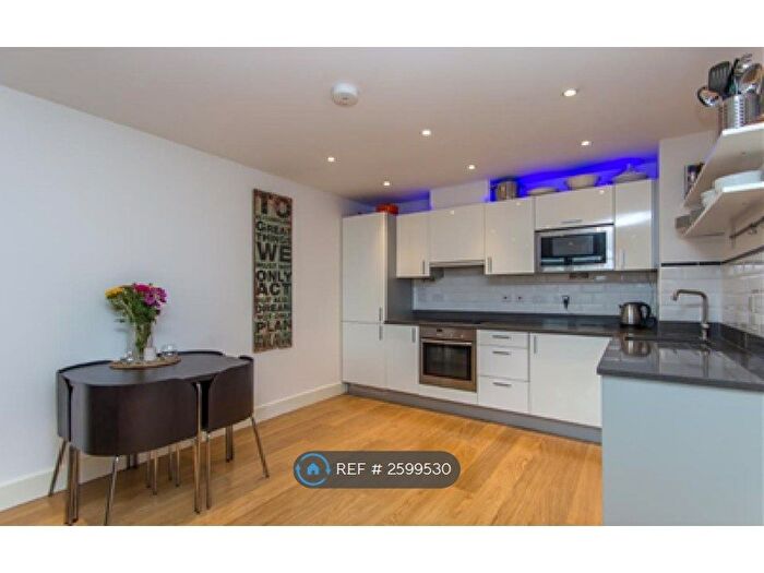 2 Bedroom Flat To Rent In Whytecliffe Road South, Purley, CR8