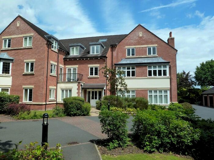 3 Bedroom Apartment To Rent In Hanson Mansions, Four Oaks, B74