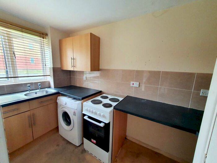 1 Bedroom Flat To Rent In Larmans Road, Enfield, EN3