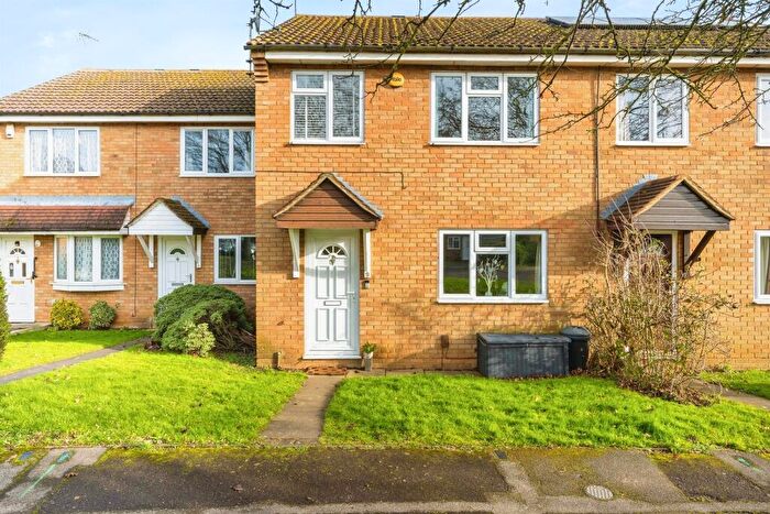 3 Bedroom Terraced House For Sale In Shakespeare Close, Newport Pagnell, MK16