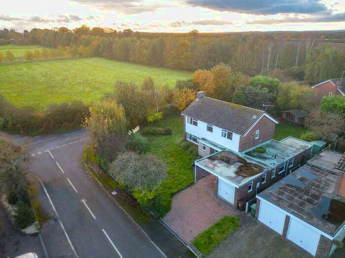 4 Bedroom Detached House For Sale In The Paddocks, Lound, DN22