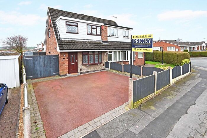 3 Bedroom Semi-Detached House For Sale In Peak Dale Avenue, Goldenhill, Stoke-On-Trent, ST6