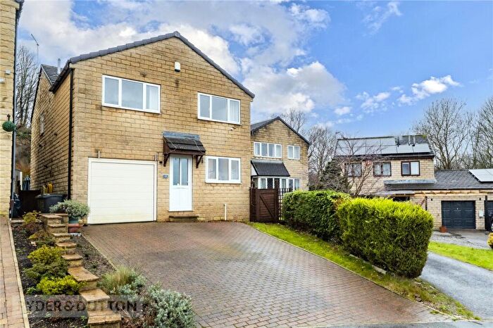 4 Bedroom Detached House For Sale In Longlands Bank, Thongsbridge, Holmfirth, West Yorkshire, HD9