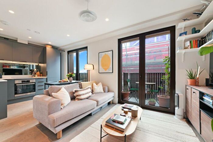 1 Bedroom Apartment For Sale In Dock East Apartments, Canary Wharf, E14