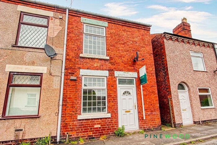2 Bedroom Semi Detached House To Rent In Flaxpiece Road, Clay Cross, S45