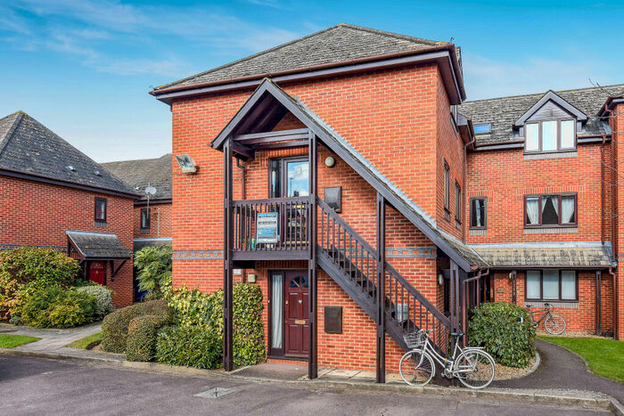 2 Bedroom Apartment To Rent In Woodman Court, St Clements, OX4