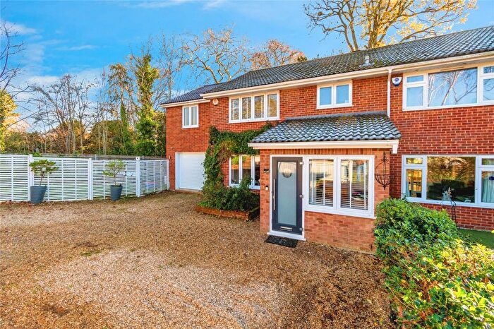 4 Bedroom Semi Detached House For Sale In Cedar Mount, Lyndhurst, Hampshire, SO43