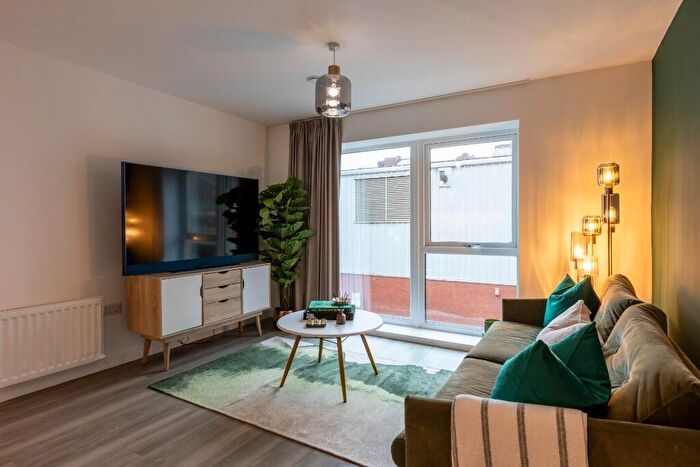 2 Bedroom Flat To Rent In Flat, Grosvenor Street West, Birmingham, B16