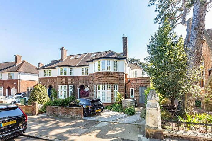 5 Bedroom Semi-Detached House For Sale In West Temple Sheen, London, SW14