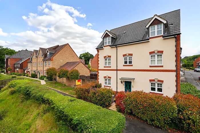 6 Bedroom Detached House To Rent In Bagshot, Surrey, GU19