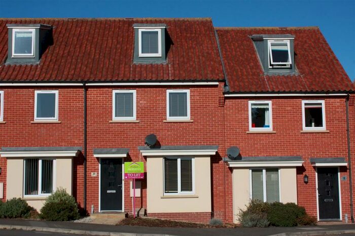 3 Bedroom Terraced House To Rent In Knights Way, St Ives, PE27