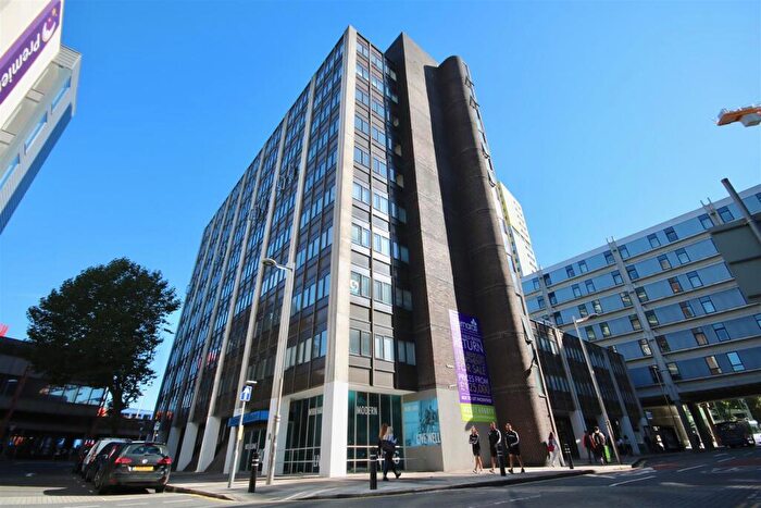 1 Bedroom Flat For Sale In Isambard Brunel Road, Portsmouth, PO1