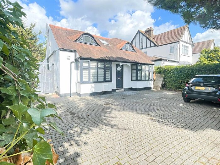 5 Bedroom Detached House For Sale In Ardleigh Green Road, Hornchurch, RM11