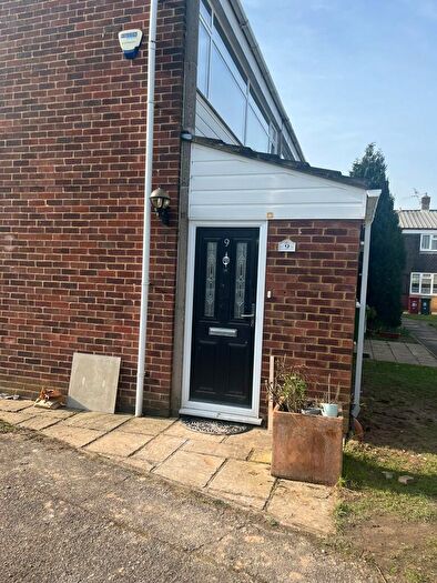 3 Bedroom End Of Terrace House To Rent In Patricia Close, Slough, Berkshire, SL1