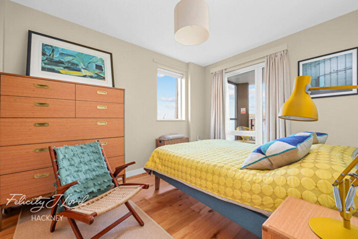 2 Bedroom Apartment To Rent In Lansdowne Drive, London, E8