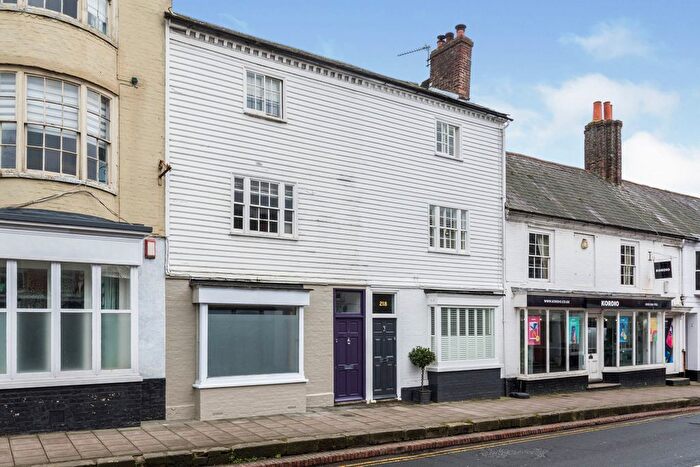 4 Bedroom Terraced House To Rent In High Street, Uckfield, TN22