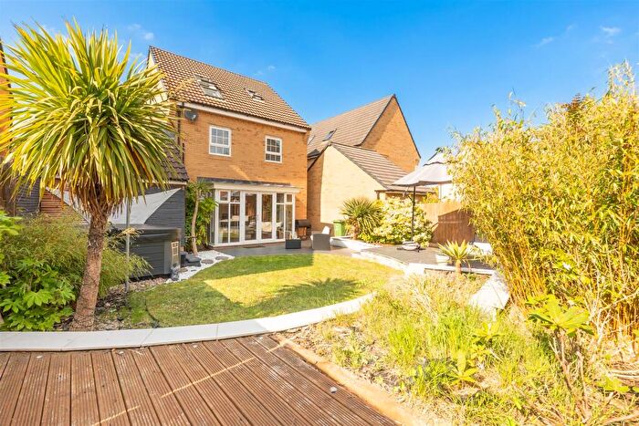 4 Bedroom House To Rent In Linnet Way, Keynsham, Bristol, BS31