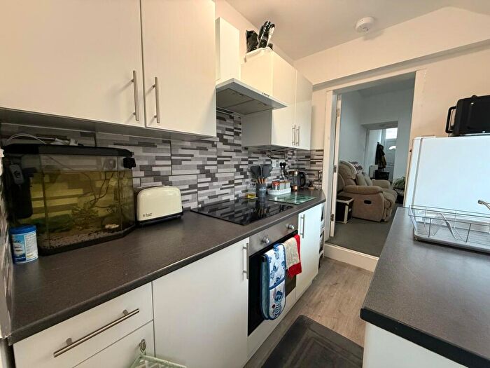 2 Bedroom End Of Terrace House To Rent In Denstone Road, Nottingham, NG2