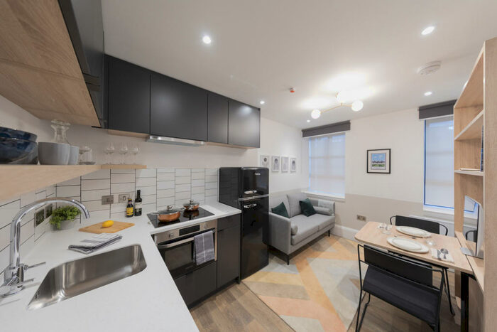 2 Bedroom Semi-Detached House To Rent In Martins Place, London, SE28