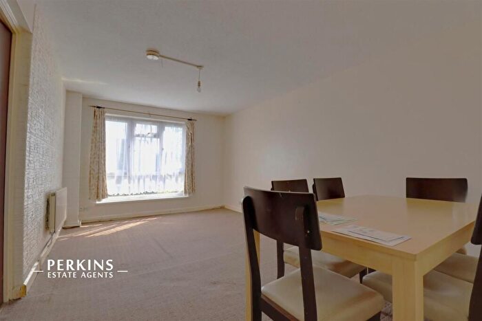 4 Bedroom Maisonette To Rent In Silvertree Lane, Greenford, UB6