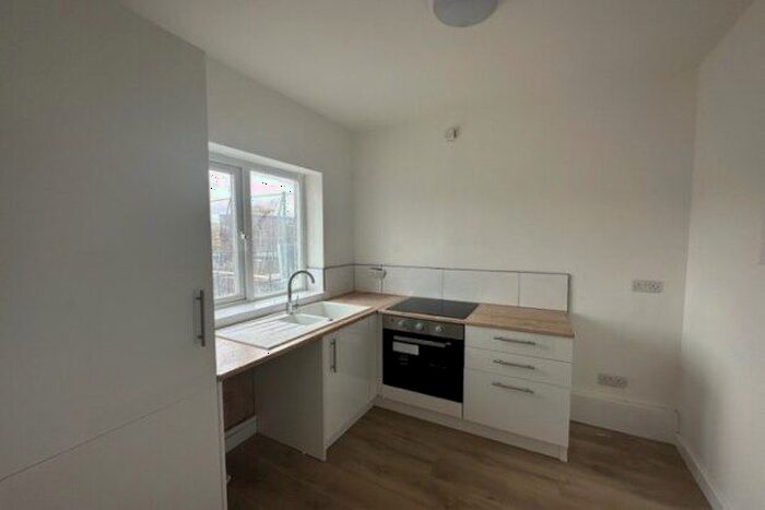 2 Bedroom Flat To Rent In Woodchurch Road, Birkenhead, CH42