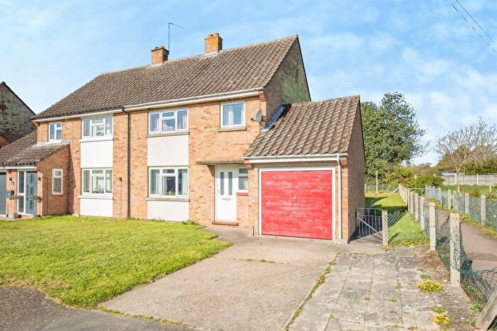 3 Bedroom Semi Detached House For Sale In Mary Warner Road, Ardleigh, Colchester, CO7