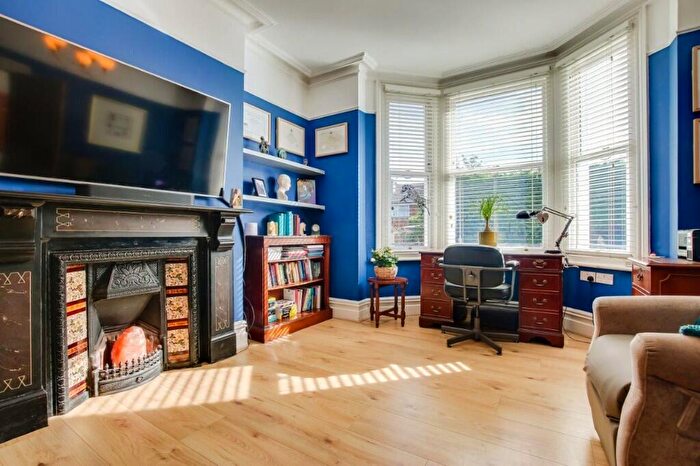 4 Bedroom Semi-Detached House For Sale In St. Anns Road, Faversham, Kent, ME13