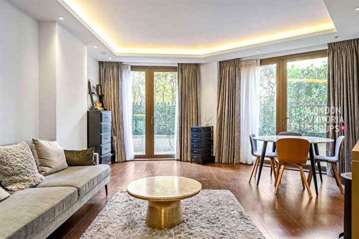 2 Bedroom Apartment For Sale In St. Dunstans House, - Fetter Lane, London, EC4A