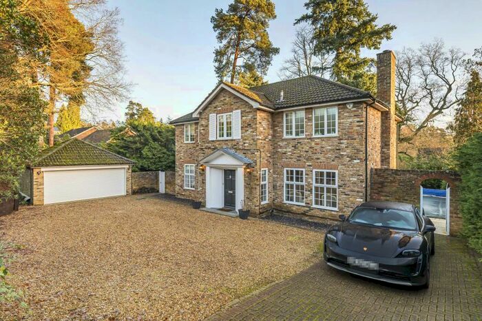 5 Bedroom Detached House To Rent In Camberley, Surrey, GU15
