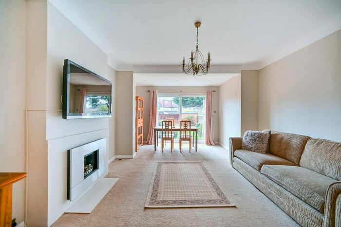 3 Bedroom Terraced House To Rent In Amberwood Rise, New Malden, KT3