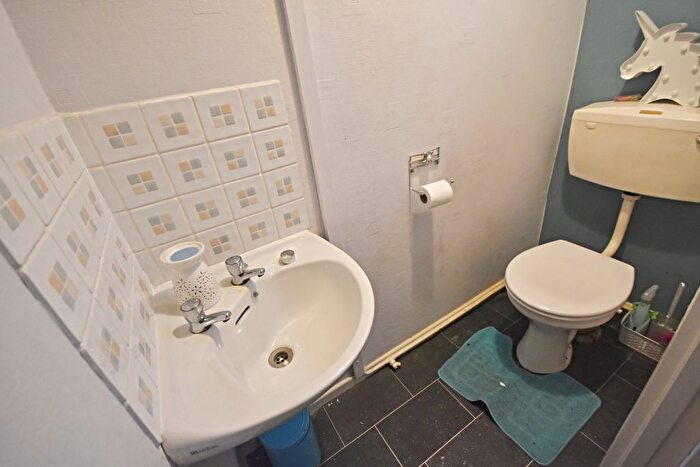 3 Bedroom End Of Terrace House For Sale In Deptford Crescent, Bulwell, Nottingham, NG6