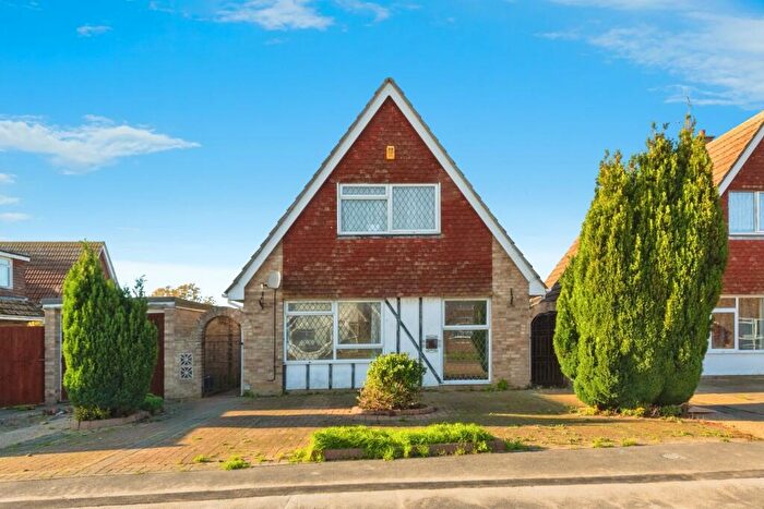 2 Bedroom Detached House For Sale In Constable Avenue, Clacton-On-Sea, Essex, CO16
