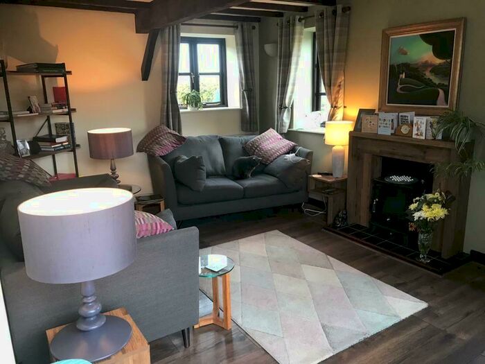 2 Bedroom Cottage To Rent In Fox Covert, Ashby Road, Tamworth, Staffordshire, B79