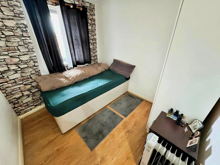 2 Bedroom Apartment To Rent In Hirst Crescent, Bell House Hirst Crescent, HA9