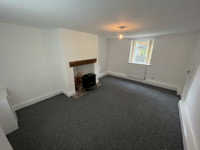 3 Bedroom Semi-Detached House To Rent In West Avenue, Rawmarsh, S62