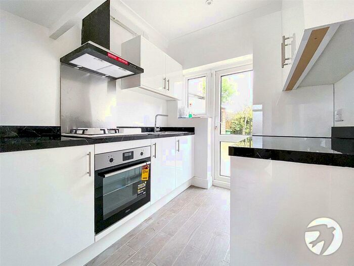 4 Bedroom Semi-Detached House To Rent In Honiton Road, Welling, DA16