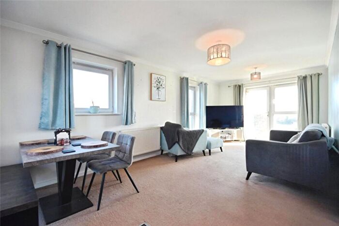 2 Bedroom Flat For Sale In Chelmer Road, Chelmsford, Essex, CM2